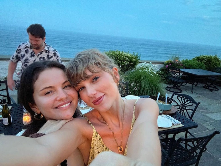 Selena Gomez, Taylor Swift, Instagram