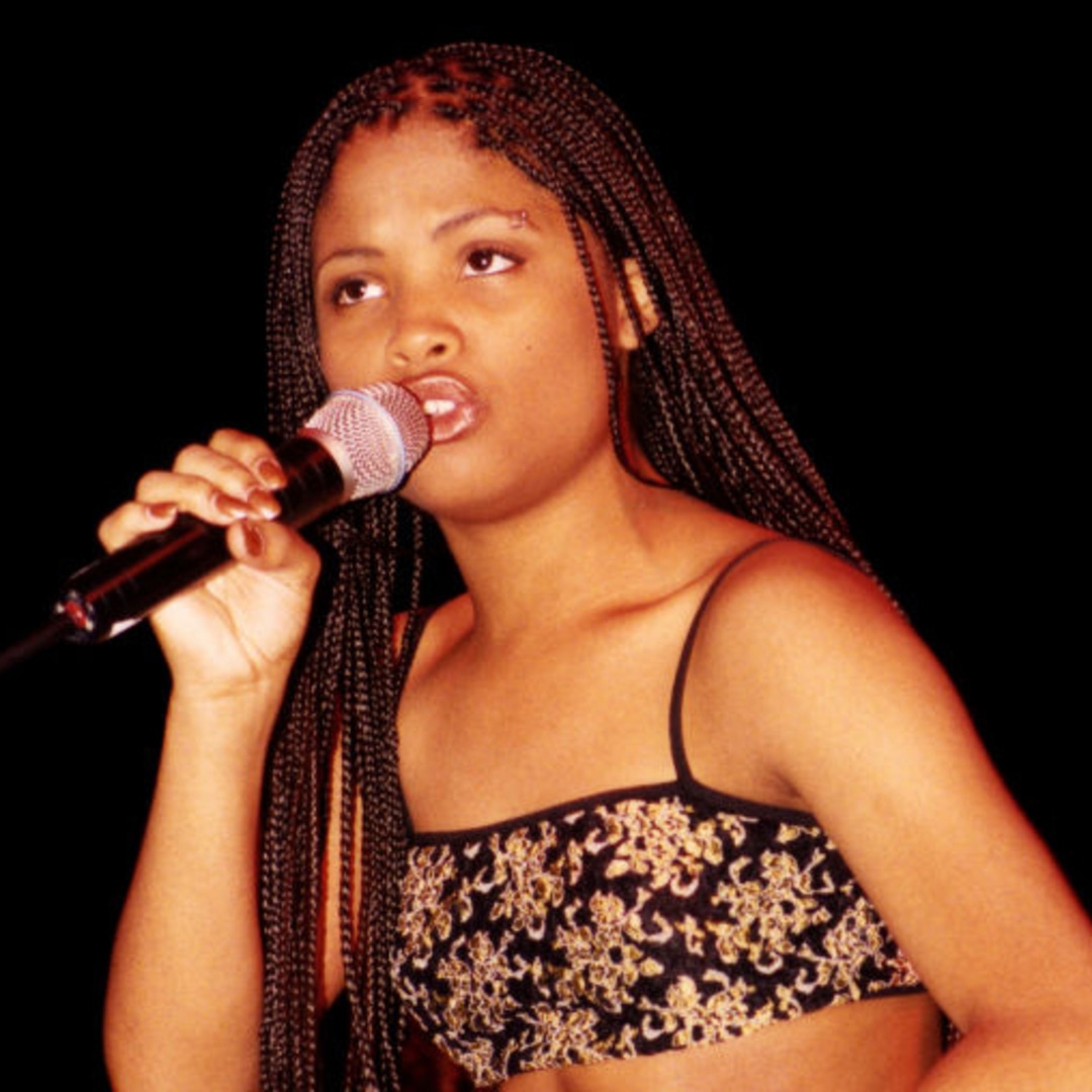 702 Singer Irish Grinstead Dead at 43