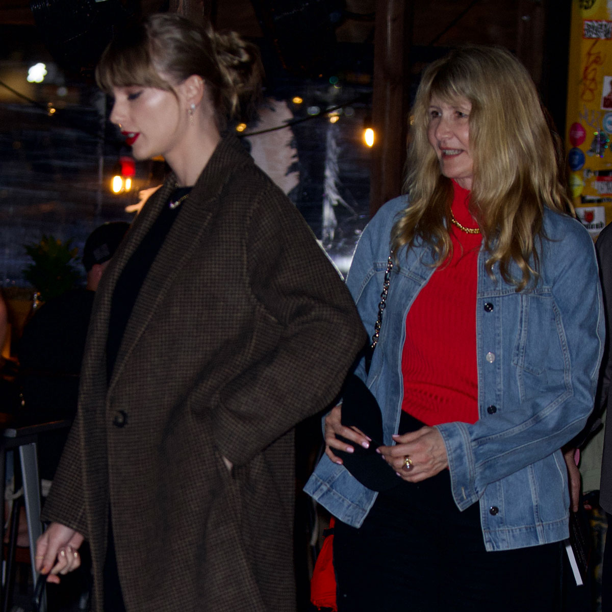 Taylor Swift & Greta Gerwig Grab Dinner With Zoë Kravitz & Laura Dern