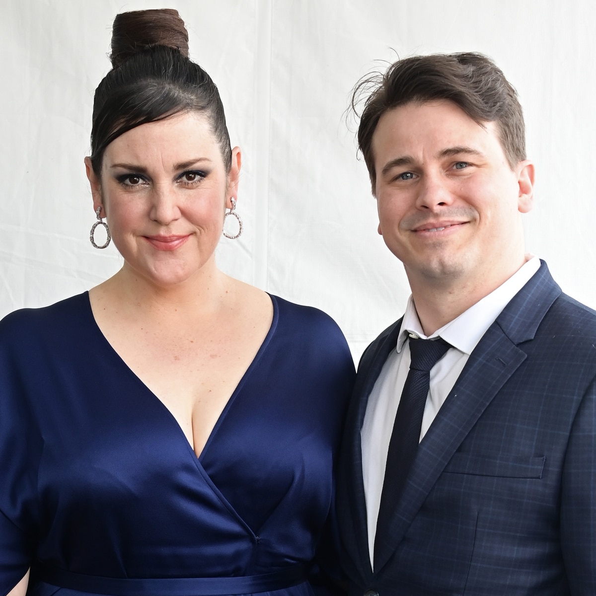 How Melanie Lynskey Helped Jason Ritter Through Sobriety Journey picture