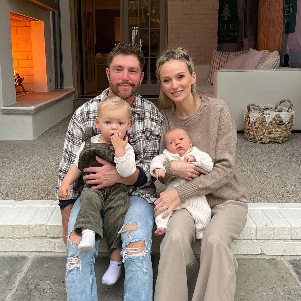 O solteiro Ben Higgins e sua esposa Jessica Clarke esperando o primeiro filho