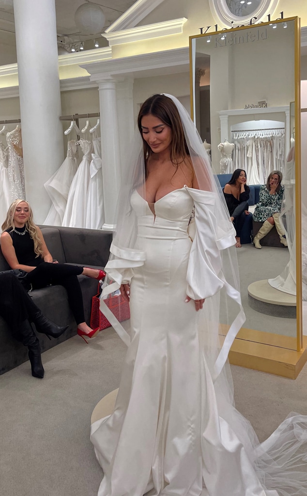Francesca Farago Shares "Emotional" Wedding Dress Shopping Experience Francesca Farago Shares "Emotional" Wedding Dress Shopping Experience