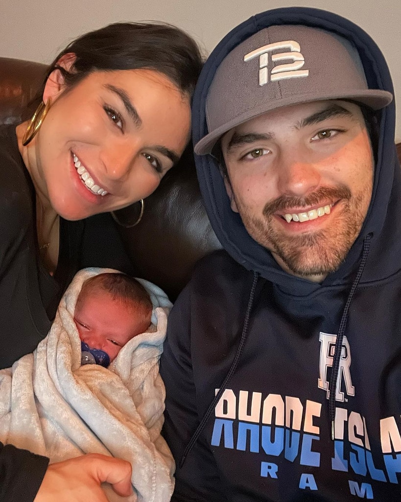 O solteiro Ben Higgins e sua esposa Jessica Clarke esperando o primeiro filho