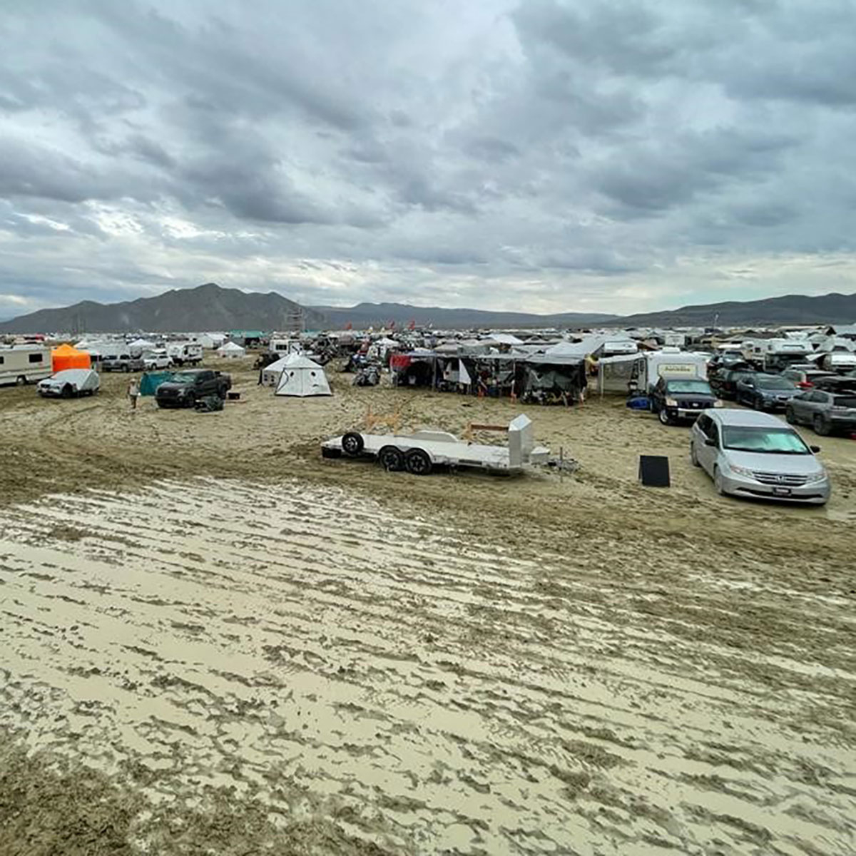 Burning Man: One Person Dead, Thousands Remain Stranded After Rain
