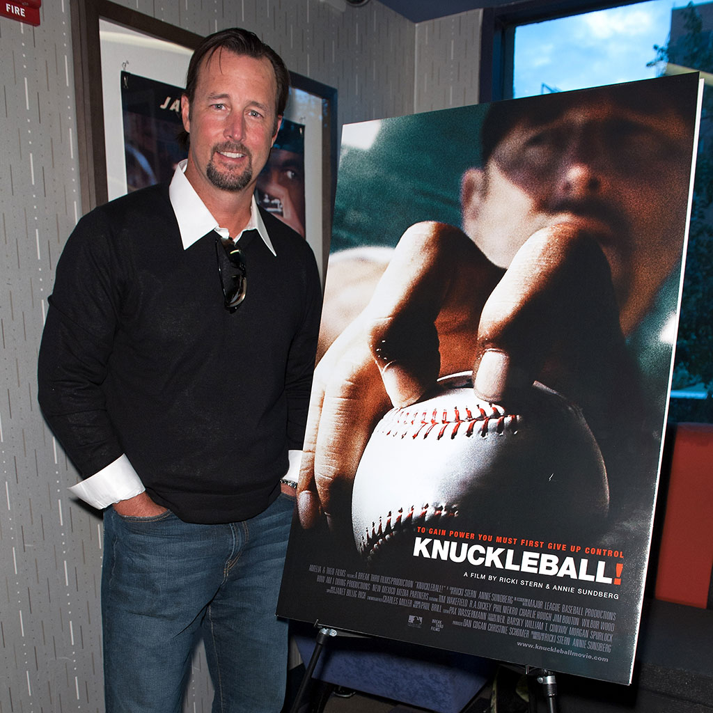 Tim Wakefield, beloved Red Sox knuckleballer, dead at 57 - CBS Boston