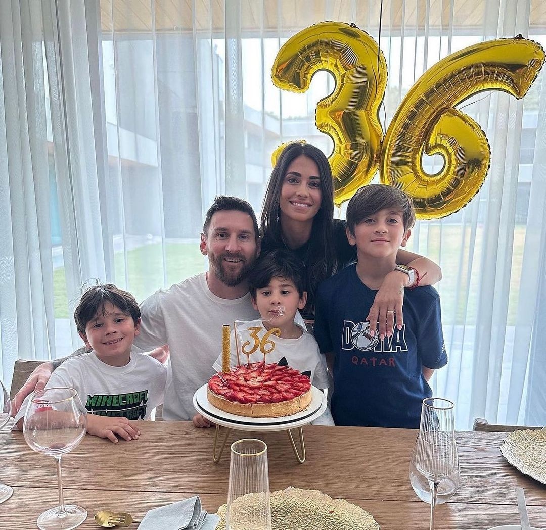 Lionel Messi, Antonela Roccuzzo, Thiago, Matteo, Ciro