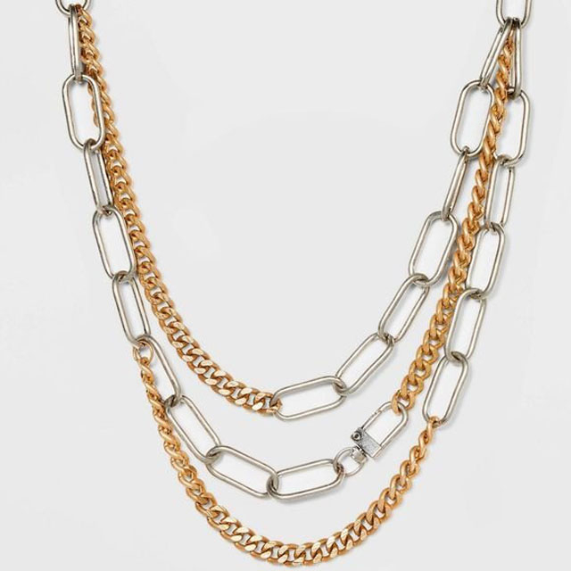 Mix-And-Match Metals: 10 Ways To Wear Both Gold And Silver - Society19   Mixed metals jewelry style, Mixed metal jewelry, Beaded jewelry necklaces