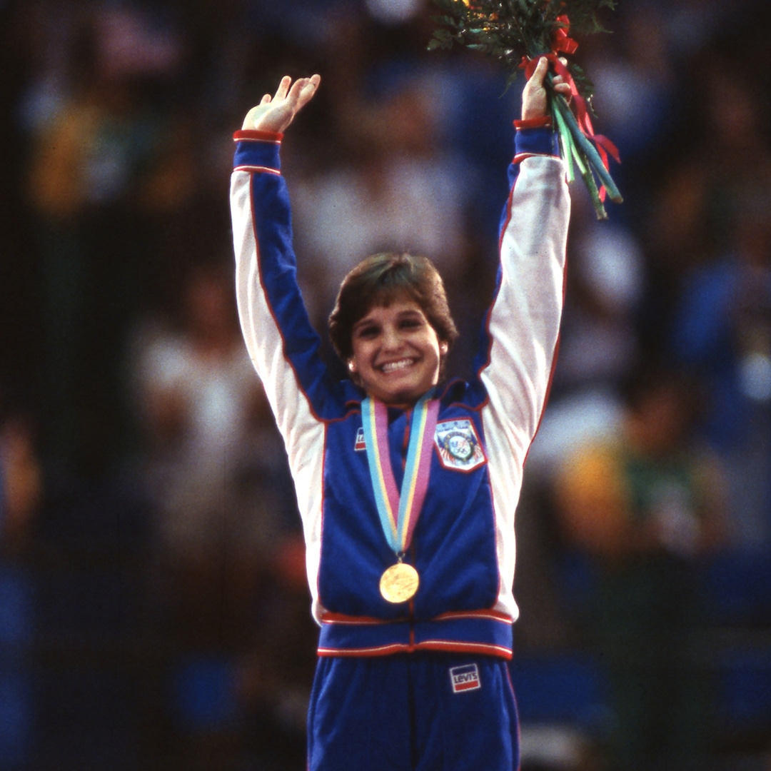 Mary Lou Retton Tears Up Over Inspirational Messages From Her 1984 Olympic Teammates – E! Online Mary Lou Retton Tears Up Over Inspirational Messages From Her 1984 Olympic Teammates – E! Online