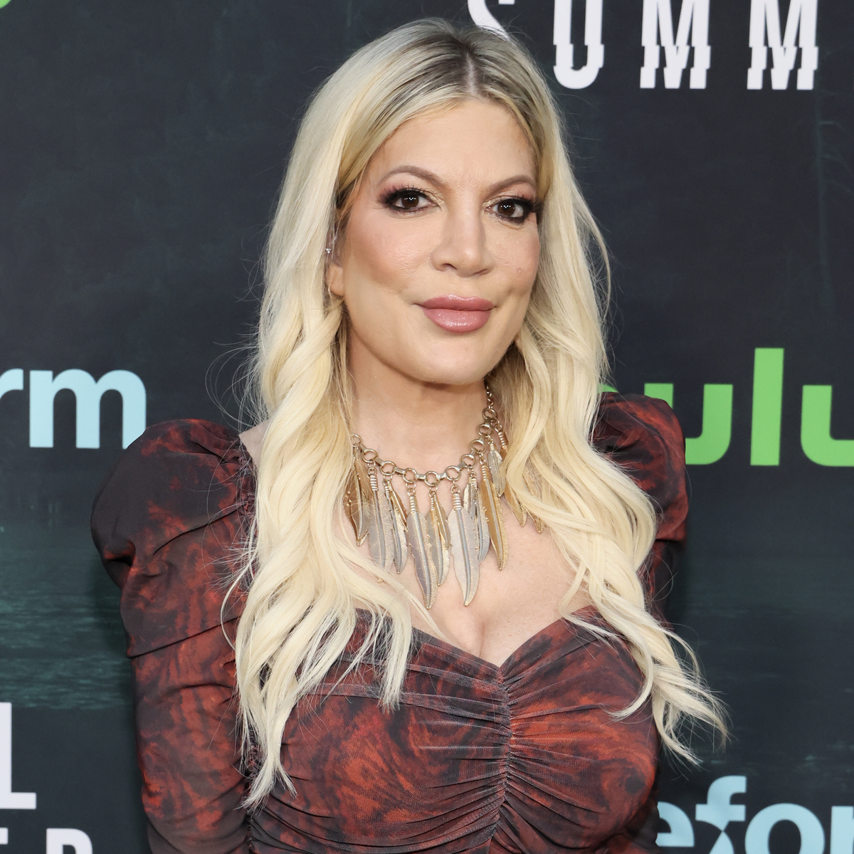 Tori Spelling Spotted Packing on the PDA With New Man Amid Dean Split