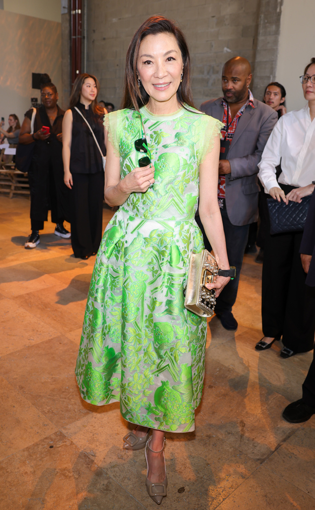 Zendaya Wears Early-2000s Louis Vuitton During Paris Fashion Week -  Fashionista