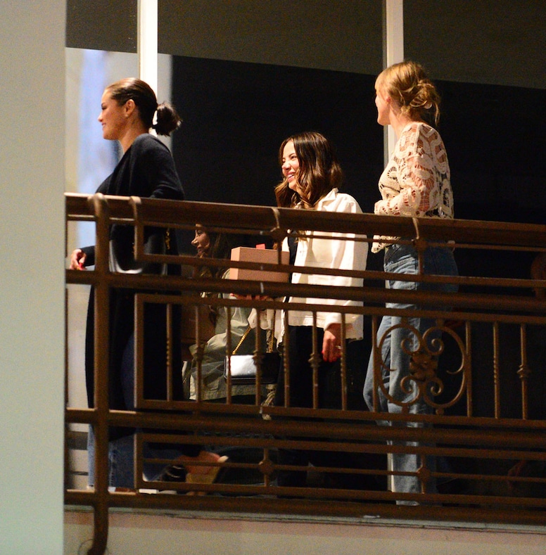 Taylor Swift, Selena Gomez, Zoë Kravitz, Keleigh Teller