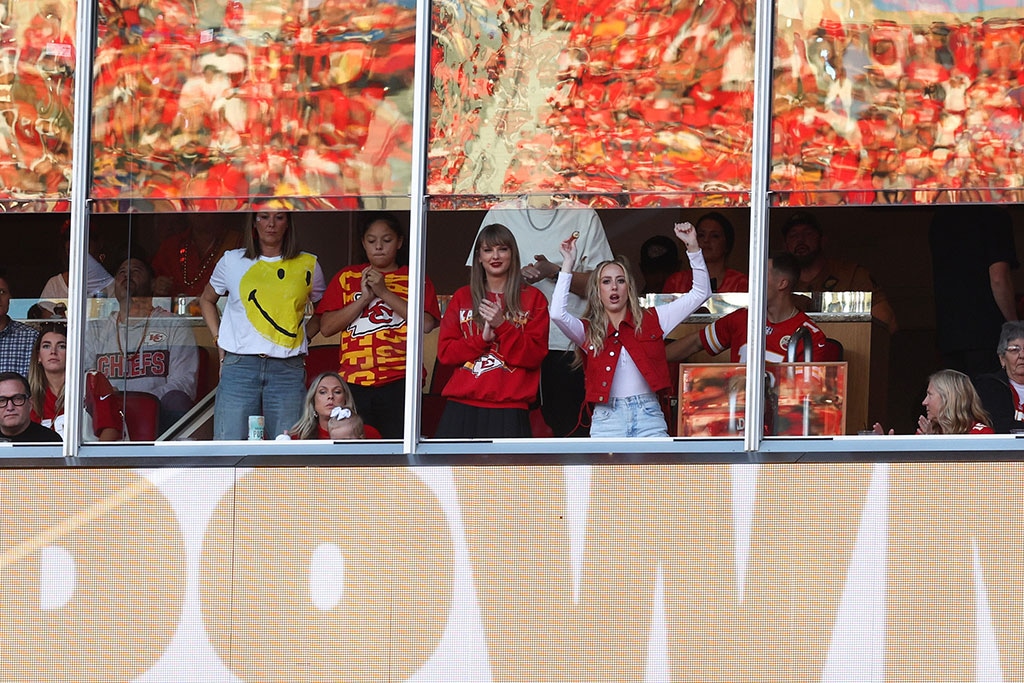 Taylor Swift, Brittany Mahomes, Kansas City Chiefs Game, October 2023