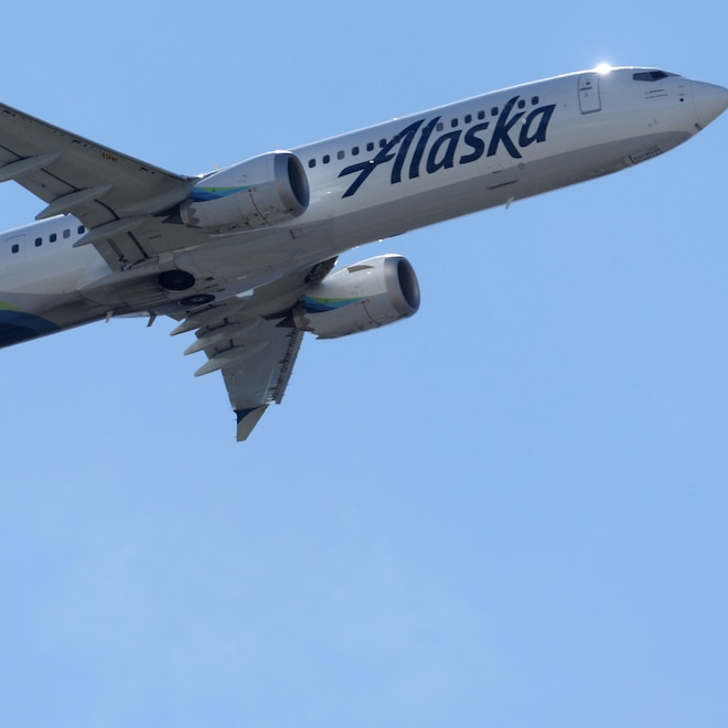 Alaska airlines plane