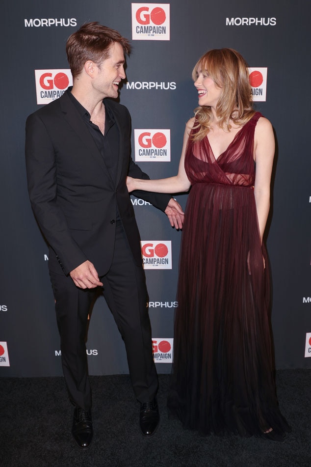 Robert Pattinson và Suki Waterhouse xuất hiện chung hiếm hoi