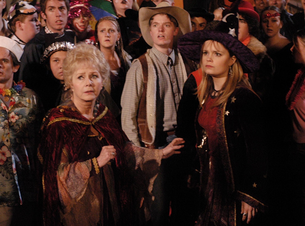 Halloweentown의 Kimberly J. Brown이 Marnie의 현재 위치를 공개합니다.