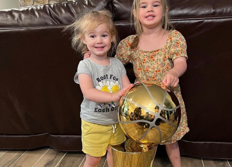 Jason Kelce, Kylie Kelce, Wyatt, Elliotte