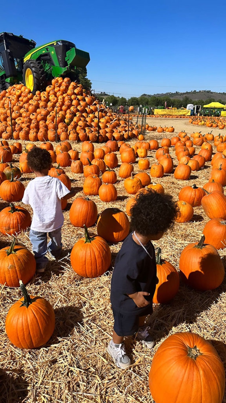 Kylie Jenner, Aire Webster, Underwood Family Farms, Pumpkin Patch, Instagram, 2023
