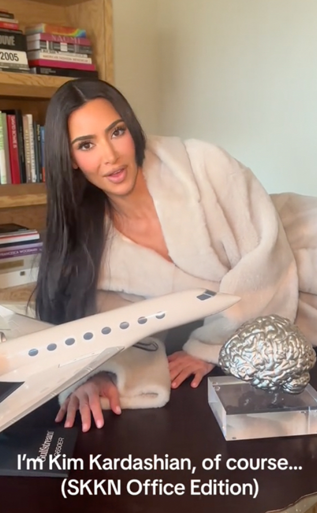 Kim Kardashian - I'm giving away sets of signed contour