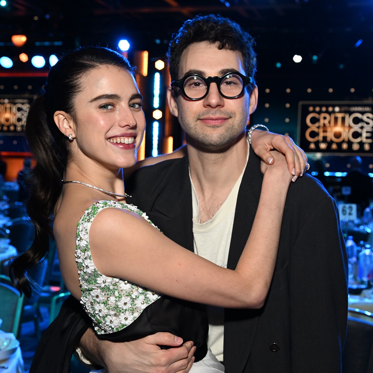 Margaret Qualley explica la mentira de su marido Jack Antonoff a Adam Sandler