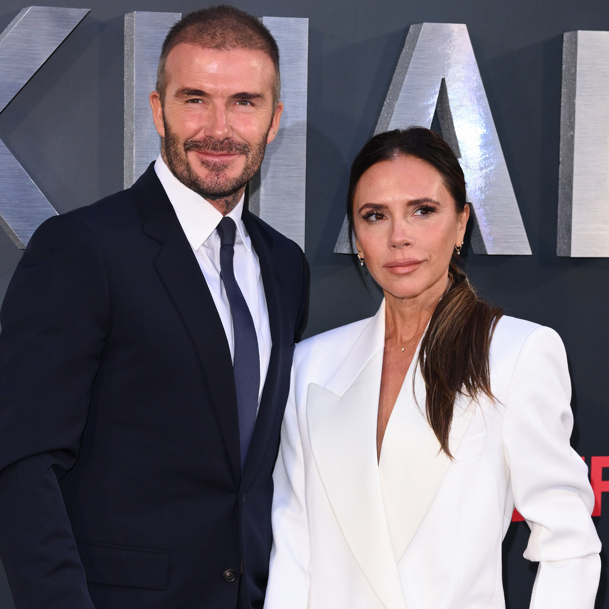 Stop Right Now and See Victoria Beckham’s Kids Harper, Brooklyn and Cruz at Paris Fashion Week Show – E! Online