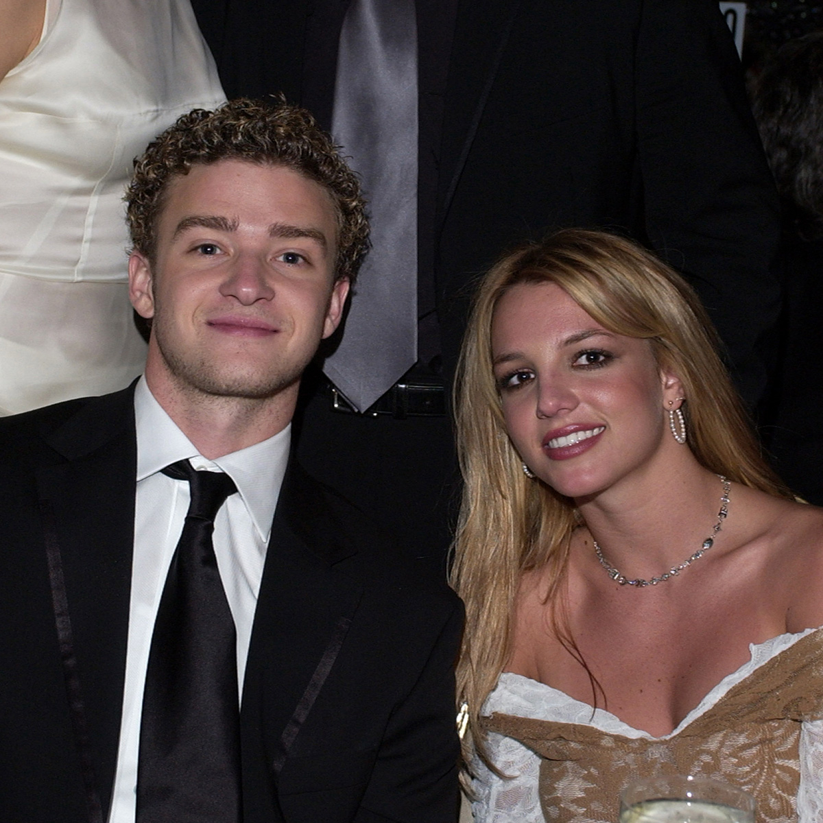 Britney Spears Shows Support for Justin Timberlake's New Single, image size:1200x1200