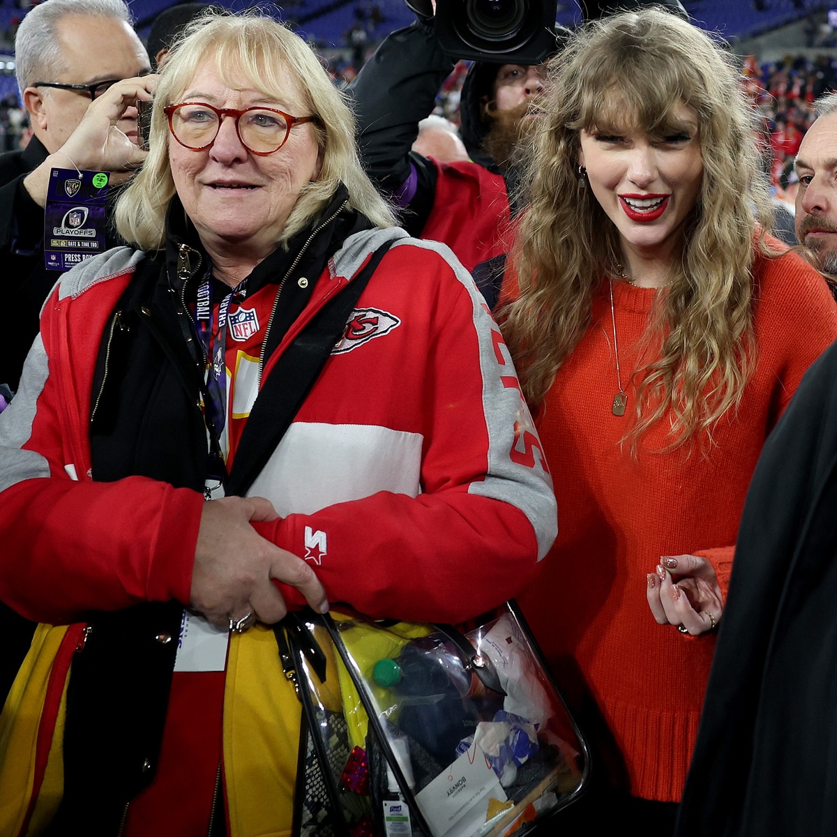 <div>Proof Donna Kelce Is Welcoming Taylor Swift Into Family's Cheer Squad</div>