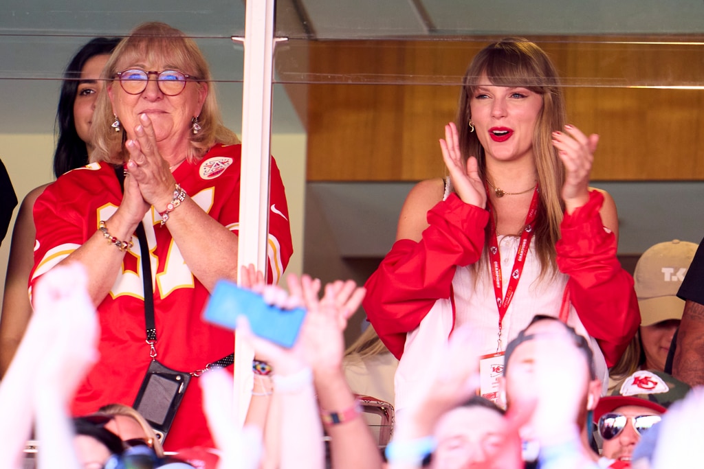 Taylor Swift เฉลิมฉลองชัยชนะ NFL ของ Travis Kelce ที่ Eras Tour อย่างไร