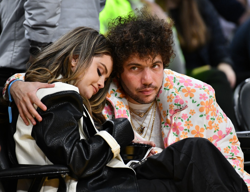 ดู Benny Blanco สนับสนุน Selena Gomez ในช่วงคืนวันที่ที่เต็มไปด้วย PDA