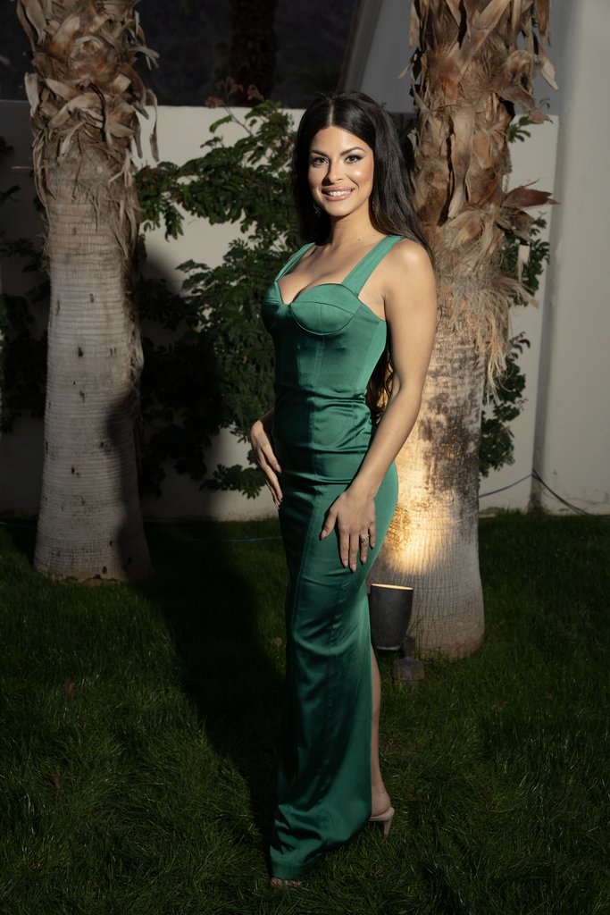 Golden Bachelor's Theresa Nist Has Bridal Wardrobe Malfunction