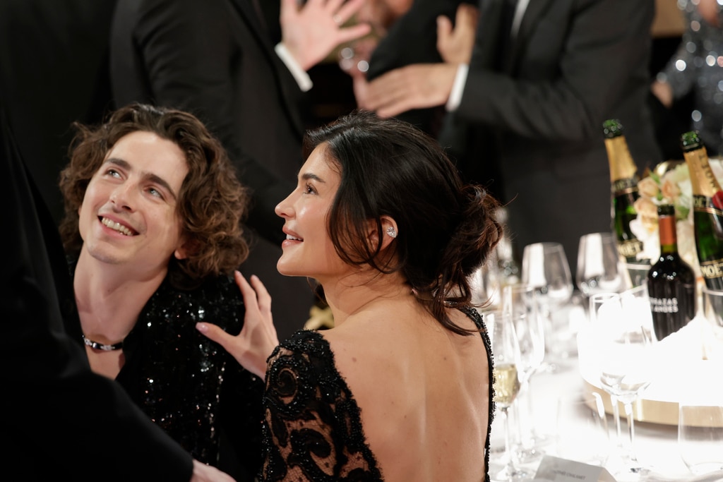 Kylie Jenner Seemingly Says I Love You To Timoth E Chalamet At Golden   Rs 1024x683 240107220057 GettyImages 1908171305 