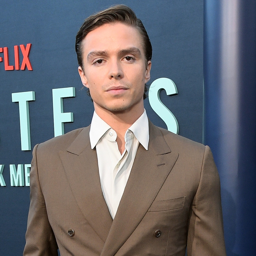 Lyle Menendez Actor Nicholas Alexander Chavez Faces Backlash Over “BRAT Supper” Jesus Halloween Costume – E! Online Lyle Menendez Actor Nicholas Alexander Chavez Faces Backlash Over “BRAT Supper” Jesus Halloween Costume – E! Online