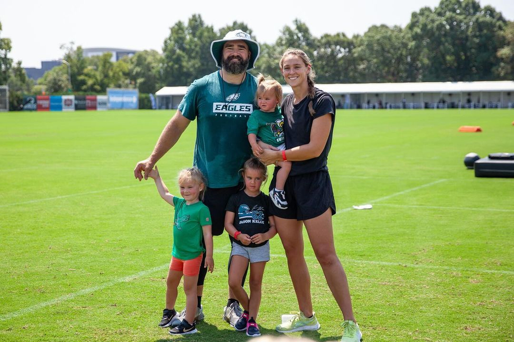 Jason Kelce, Kylie Kelce, Wyatt, Elliotte, Bennett, Instagram
