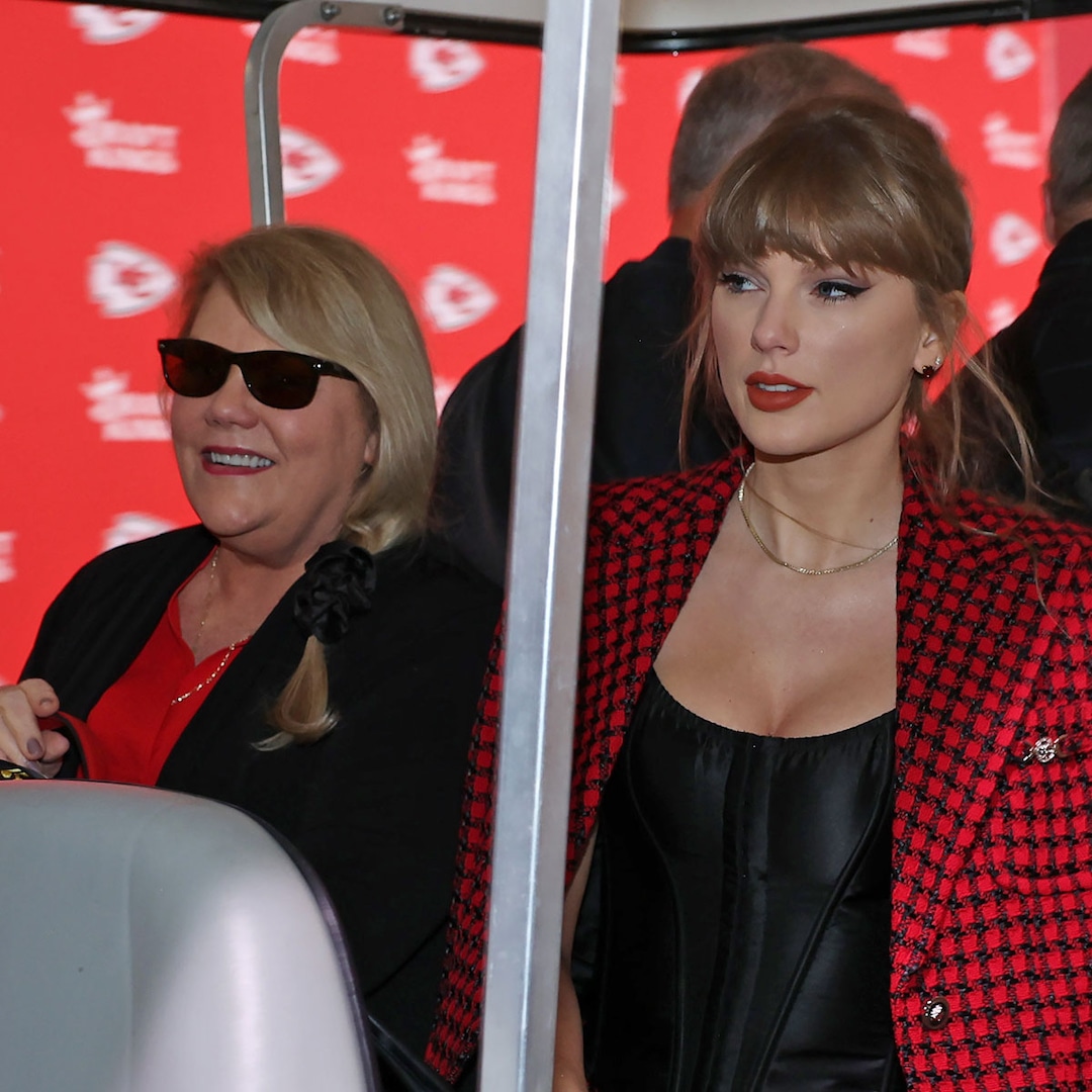 Taylor Swift’s Mom Gives Sweet Nod to Travis Kelce at Chiefs Game Taylor Swift’s Mom Gives Sweet Nod to Travis Kelce at Chiefs Game