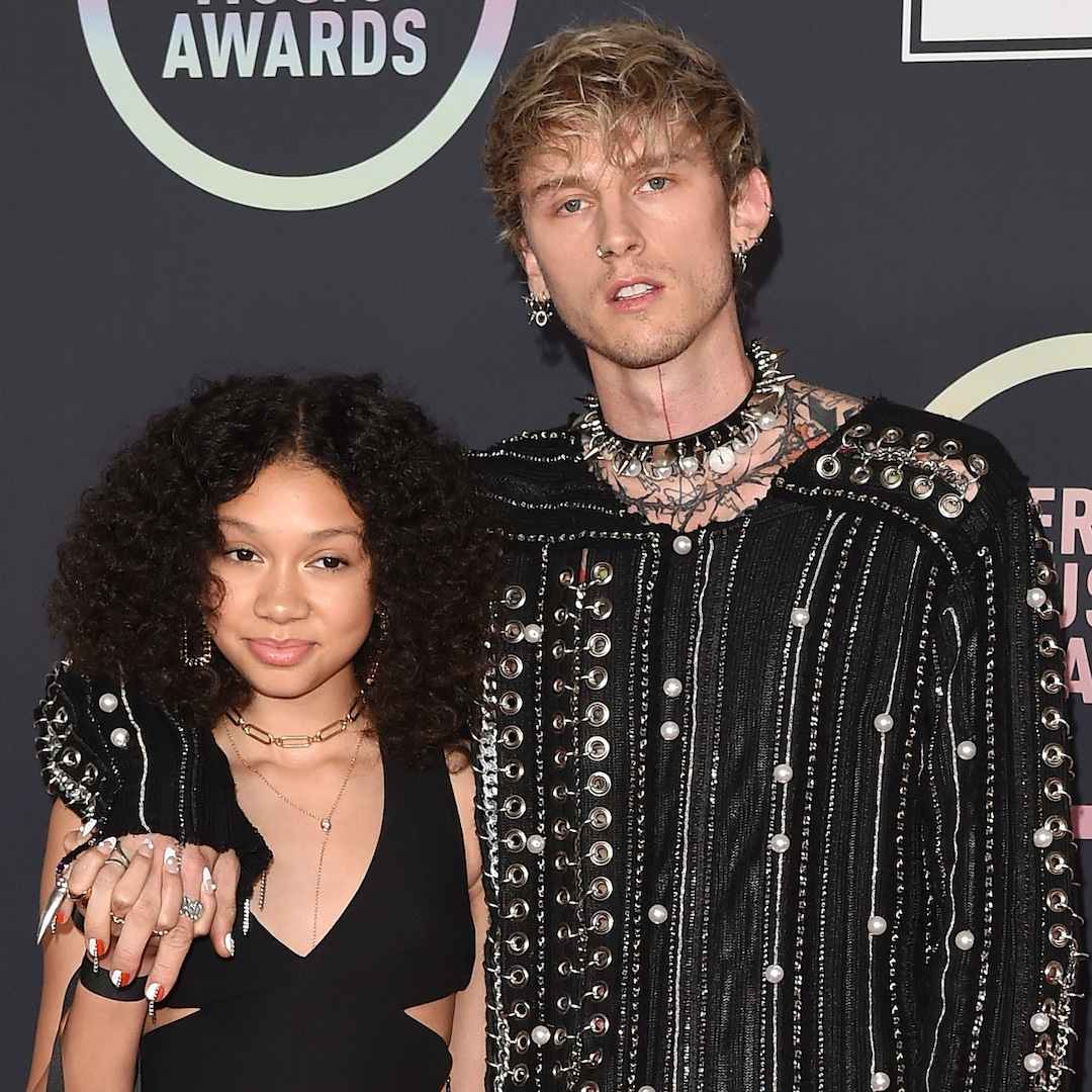 Machine Gun Kelly sobre Paparazzi confundindo Casie com Megan Fox