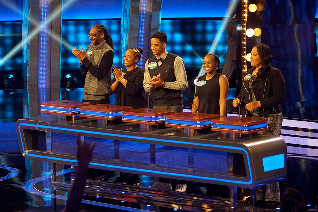 Snoop Dogg, Cordell Broadus, Shante Broadus, Cori Broadus, Robin Allen, Celebrity Family Feud