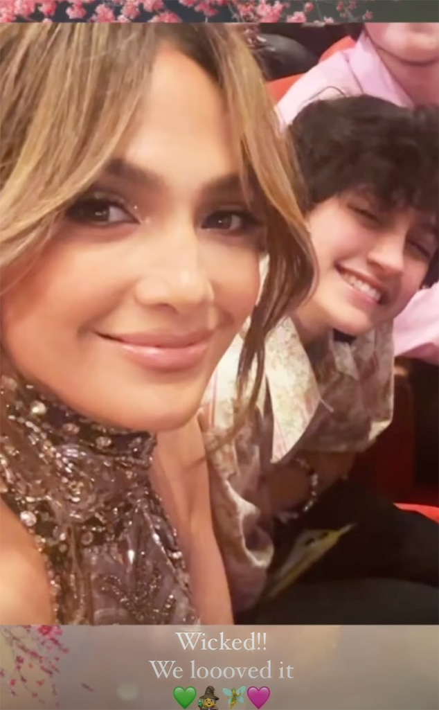 Jennifer Lopez, Kötü İlk Gösterimini 16 Yaşındaki Emme ile Geziye Dönüştürdü