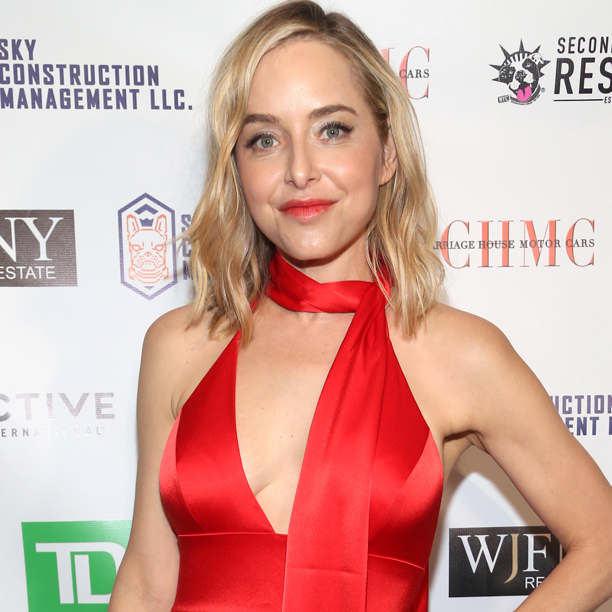 Jenny Mollen Claps Back at Criticism for Taking Flight With Head Lice