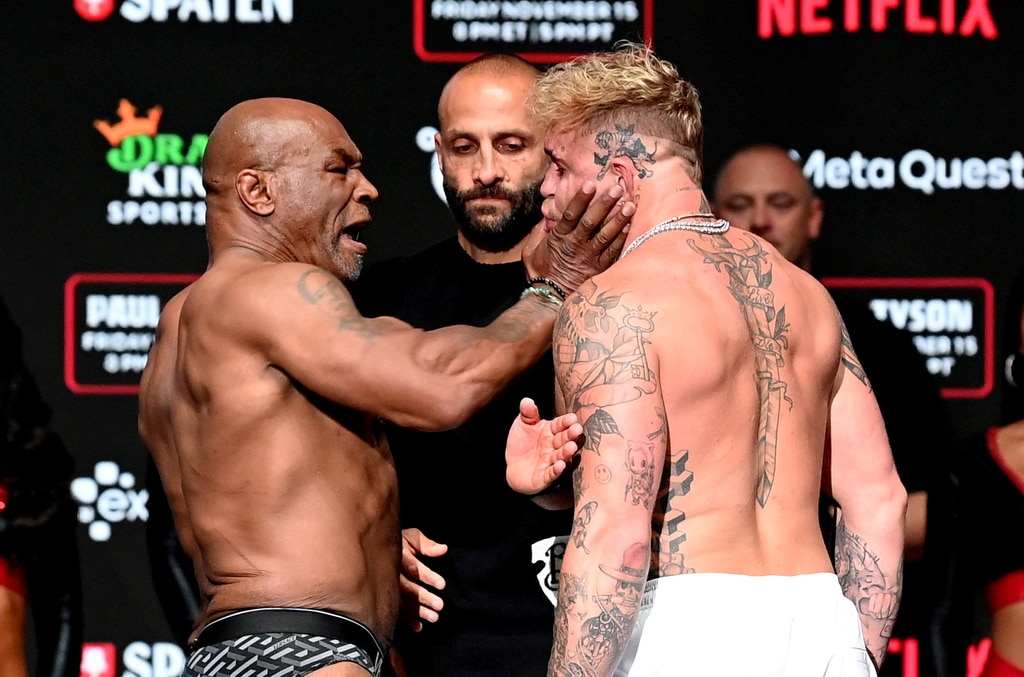 Tại sao Mike Tyson tát Jake Paul trước trận đấu quyền anh của Netflix