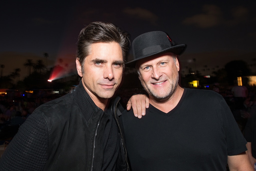 John Stamos giúp Dave Coulier cạo đầu giữa cuộc chiến với căn bệnh ung thư