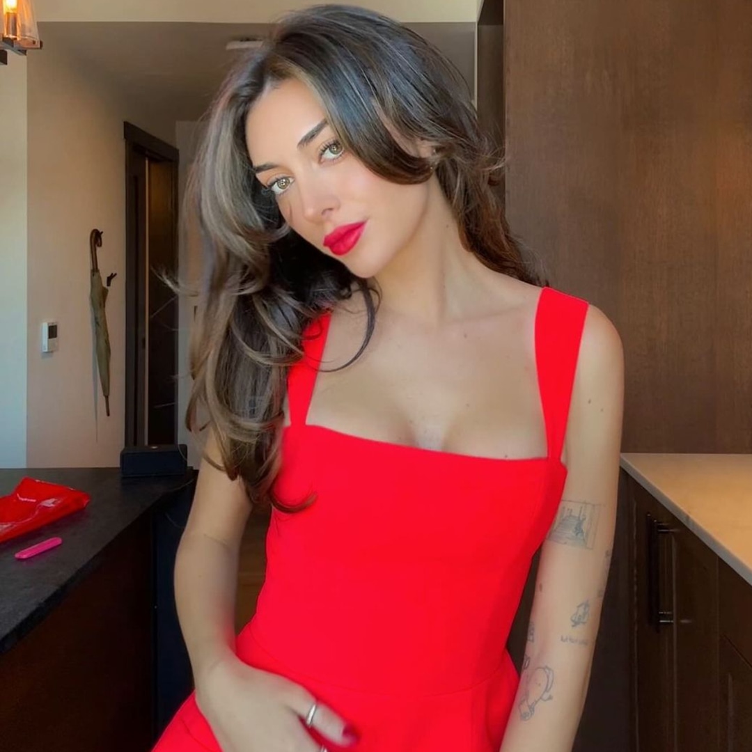 Brianna “Chickenfry” LaPaglia Reacts to Claim She’s Dating Again After Zach Bryan Split – E! Online Brianna “Chickenfry” LaPaglia Reacts to Claim She’s Dating Again After Zach Bryan Split – E! Online
