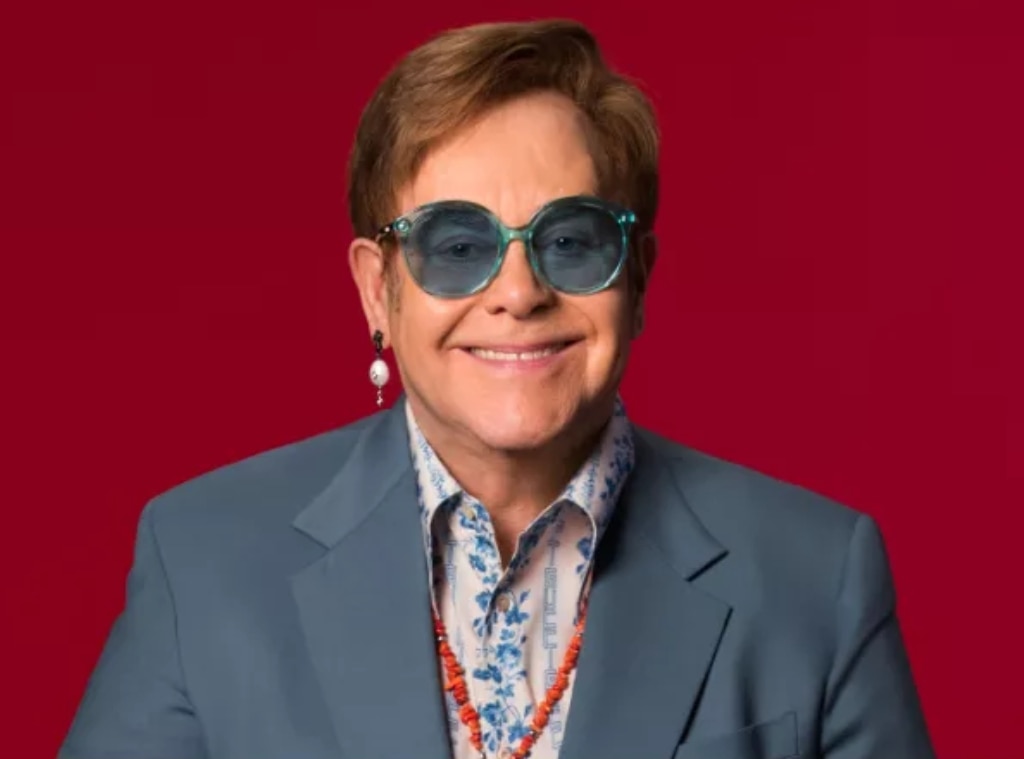 Elton John은 감염 후 오른쪽 눈의 시력을 잃었다고 밝혔습니다.