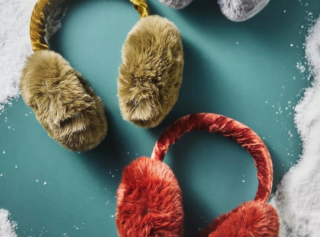 10 Stylish & Affordable Accessories to Complete Your Holiday Outfits