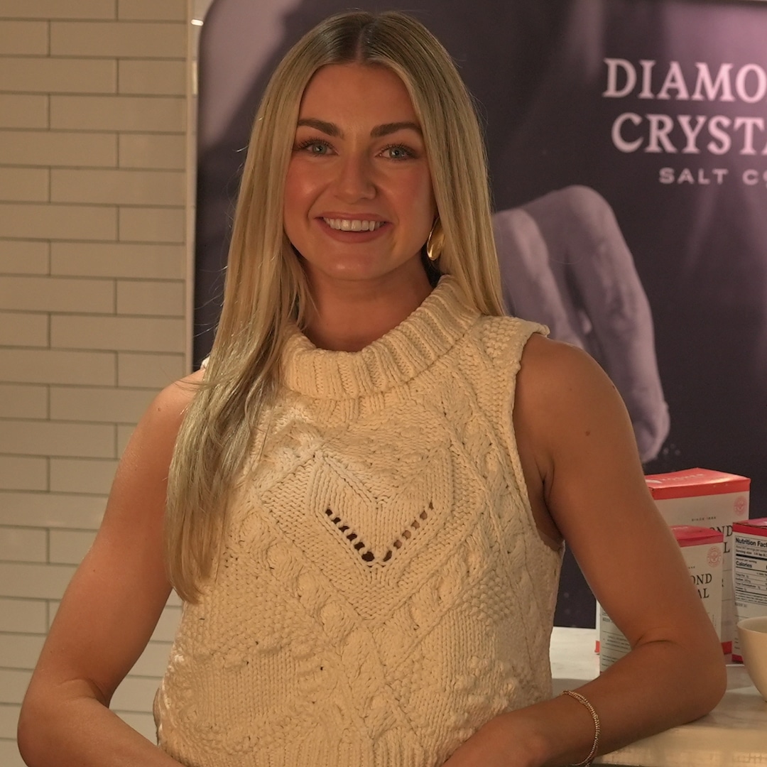Dancing With the Stars Alum Lindsay Arnold’s Must-Have Tips for Stress-Free Holiday Hosting – E! Online Dancing With the Stars Alum Lindsay Arnold’s Must-Have Tips for Stress-Free Holiday Hosting – E! Online