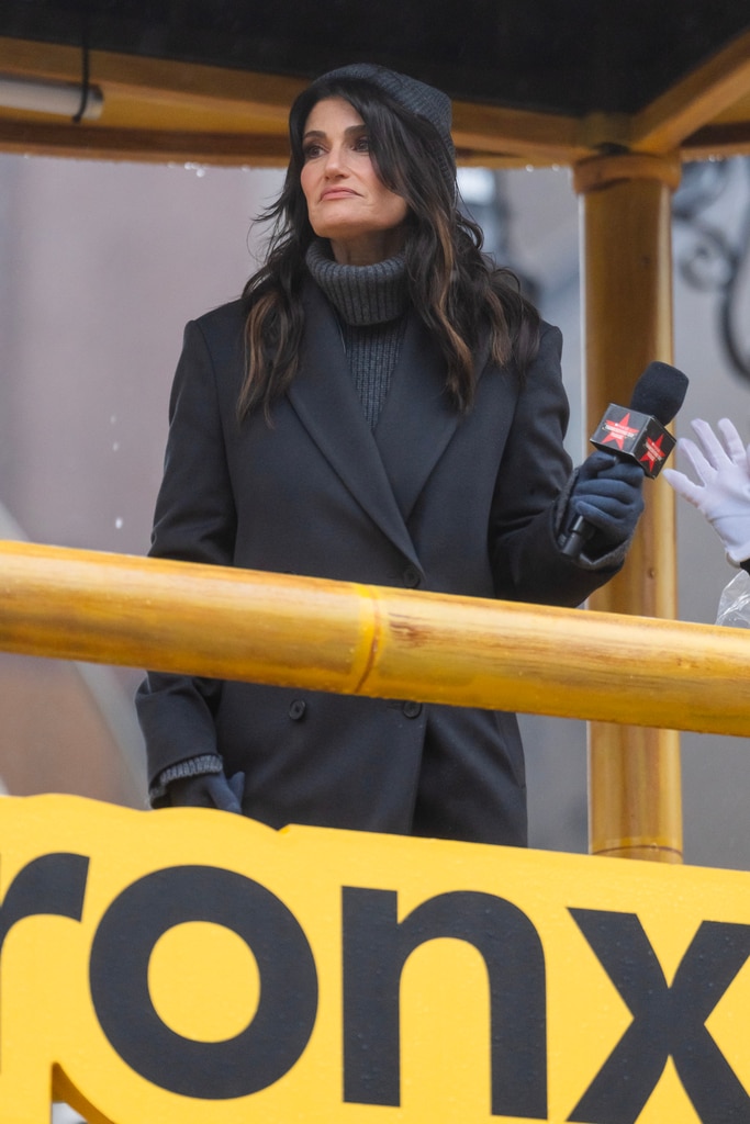 Ariana Madix und andere trotzen dem Regen bei Macy's Thanksgiving Day Parade