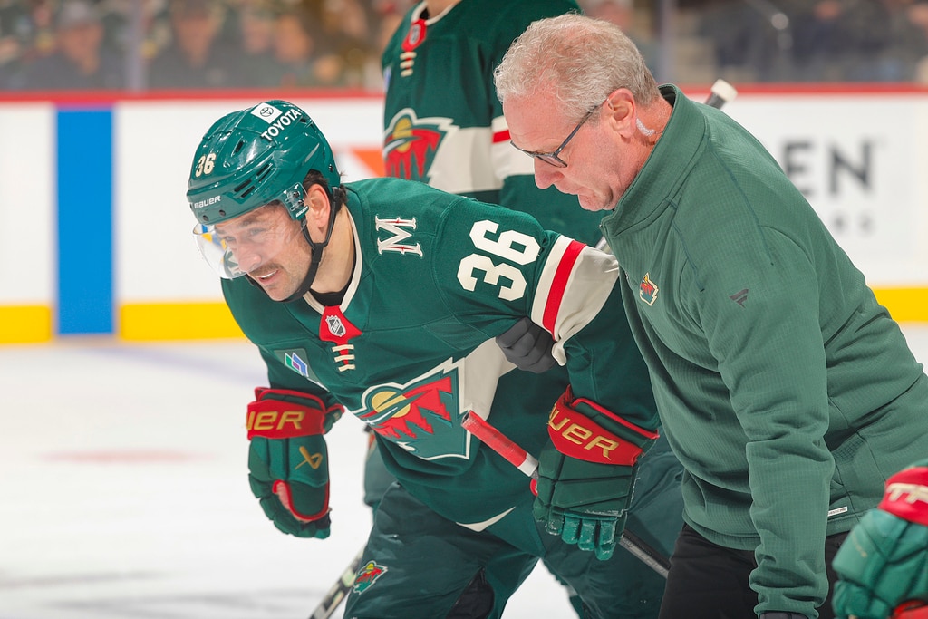 NHL 선수, 장비 오작동으로 고환 파열