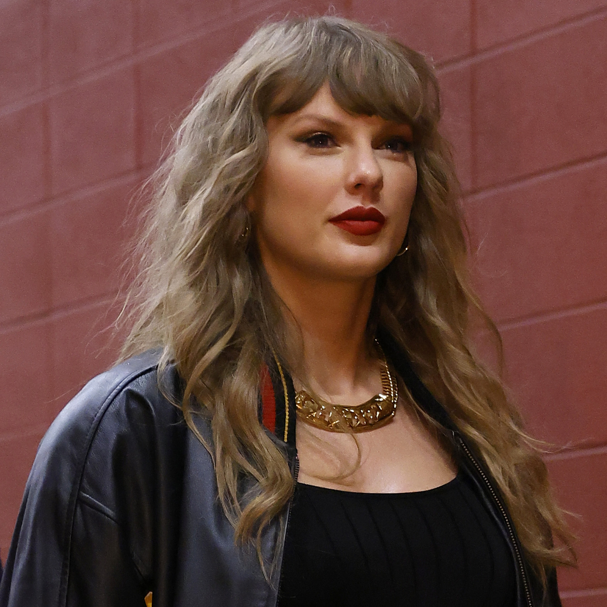 Taylor Swift Supports Travis Kelce at Chiefs Game Day After Eras Tour