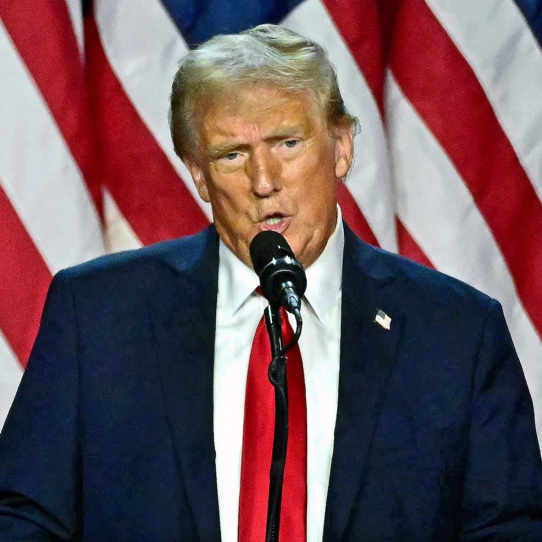 President Donald Trump Hangs His Framed Mugshot Outside the Oval Office – E! Online President Donald Trump Hangs His Framed Mugshot Outside the Oval Office – E! Online