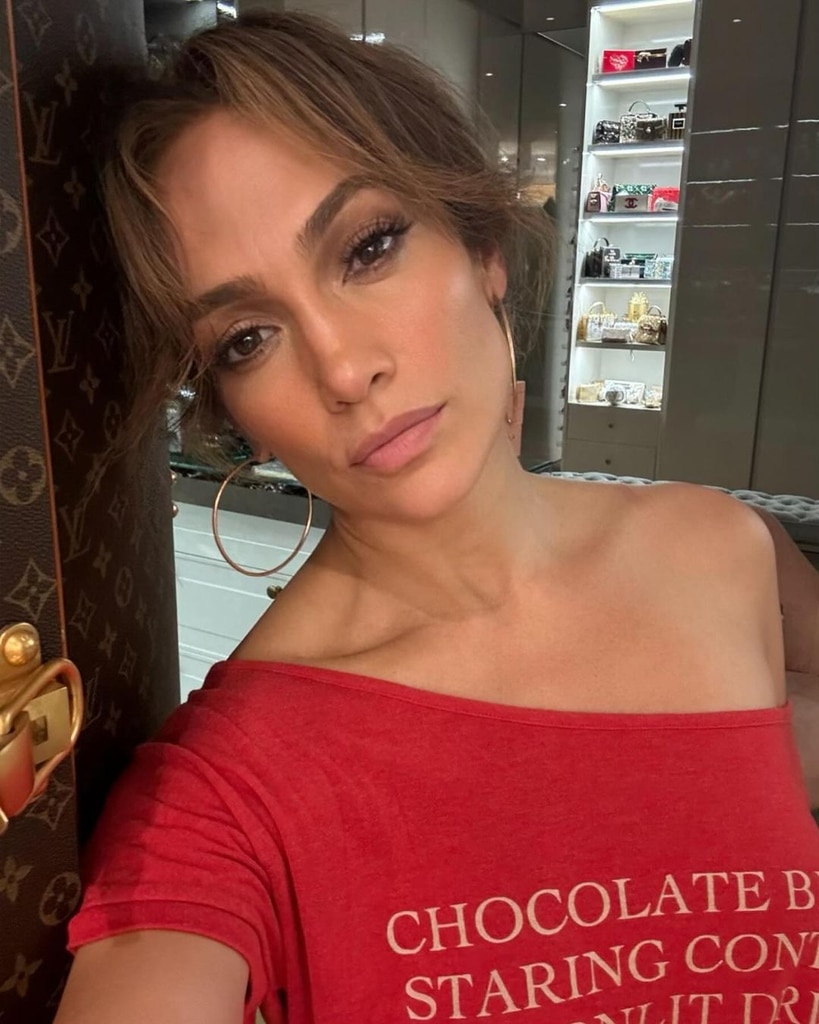 Jennifer Lopez phản ứng khi Ben Affleck gọi cô là "ngoạn mục"