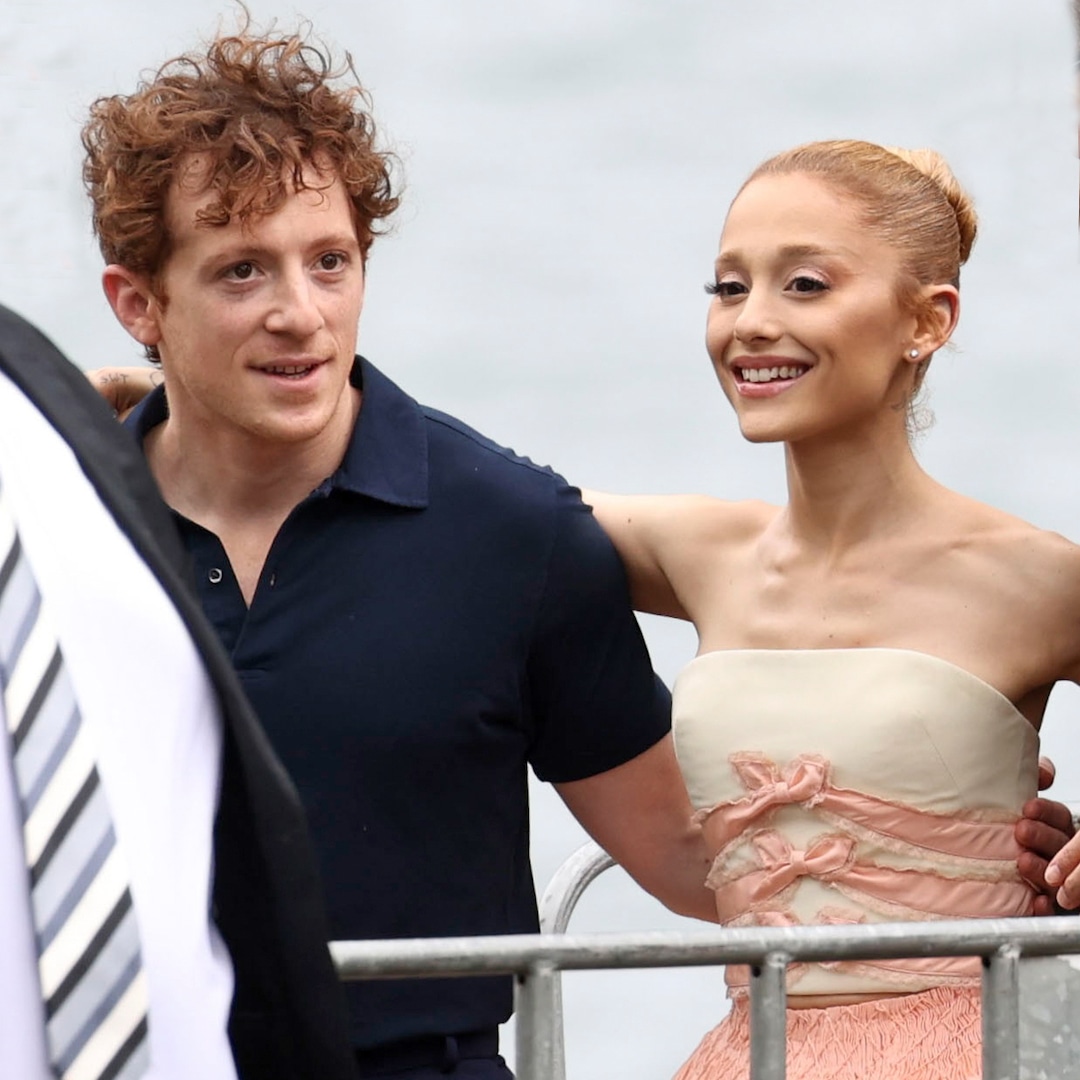 Inside Wicked Costars Ariana Grande and Ethan Slater’s Magical Romance – E! Online Inside Wicked Costars Ariana Grande and Ethan Slater’s Magical Romance – E! Online