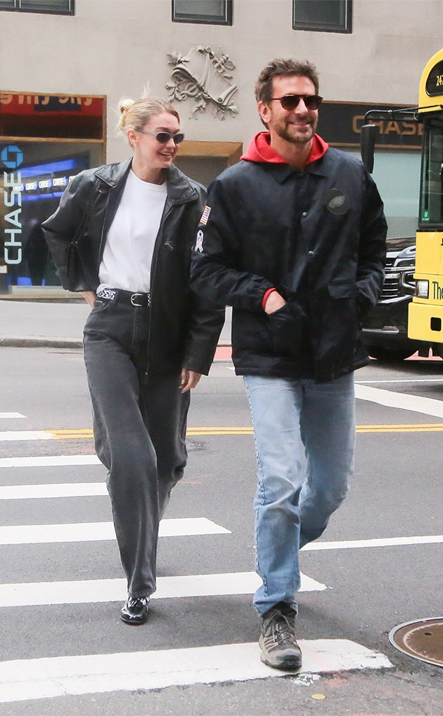 Gigi Hadid, Bradley Cooper, Midtown, New York, Couple